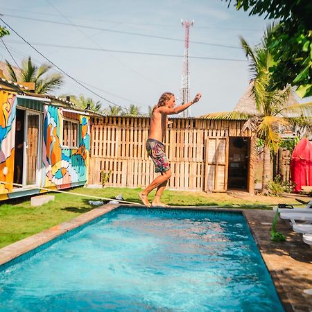 Green Belly Surf Hostel El Paredón Buena Vista 外观 照片