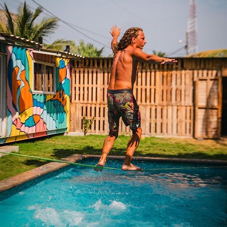 Green Belly Surf Hostel El Paredón Buena Vista 外观 照片